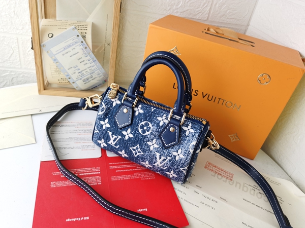 ルイヴィトンバッグ背面デザイン